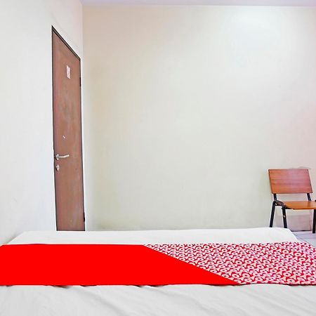Oyo 91415 De Wijaya Hotel Sidoarjo Exterior photo