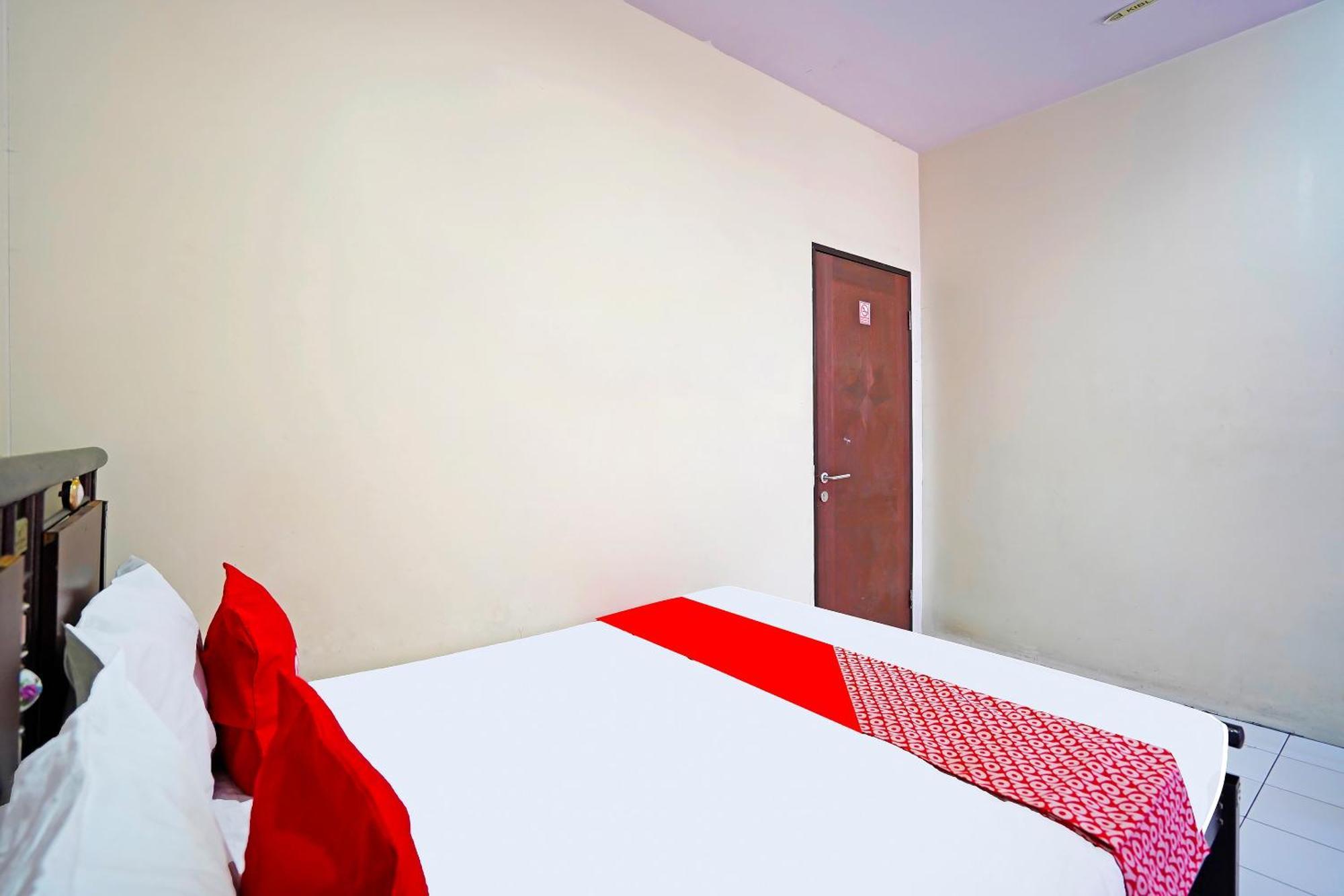 Oyo 91415 De Wijaya Hotel Sidoarjo Exterior photo